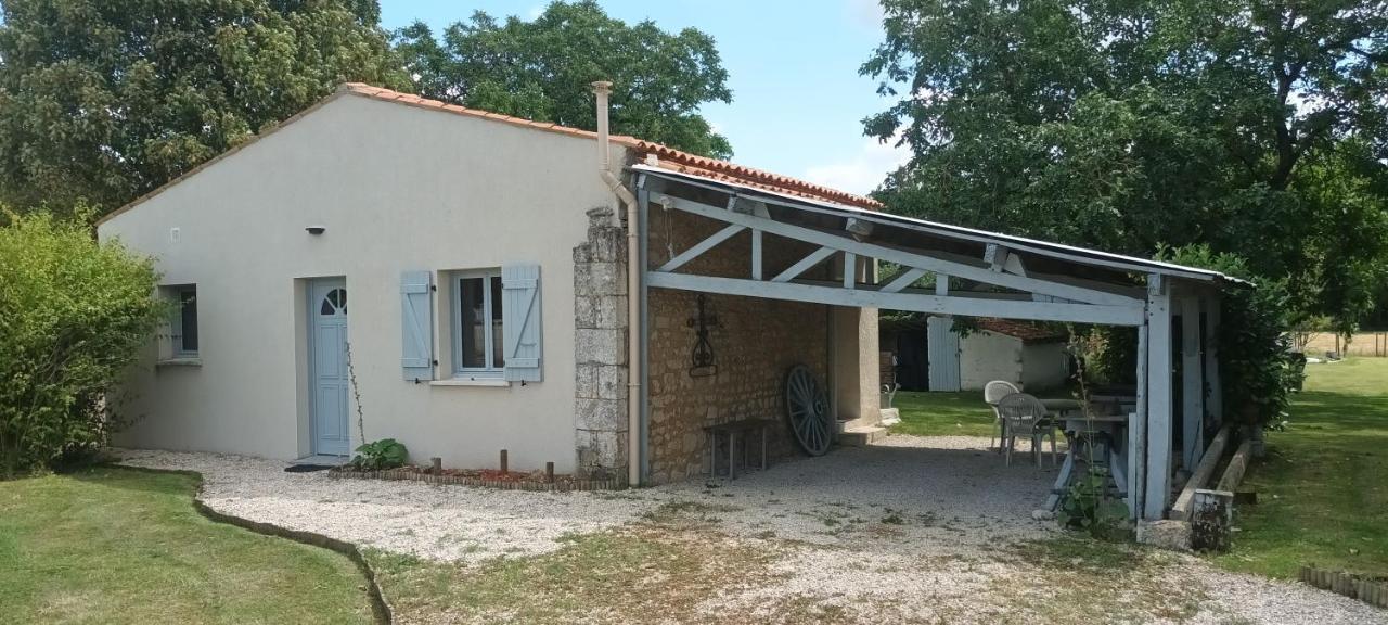 פונס Le Clos Des Chevaliers מראה חיצוני תמונה